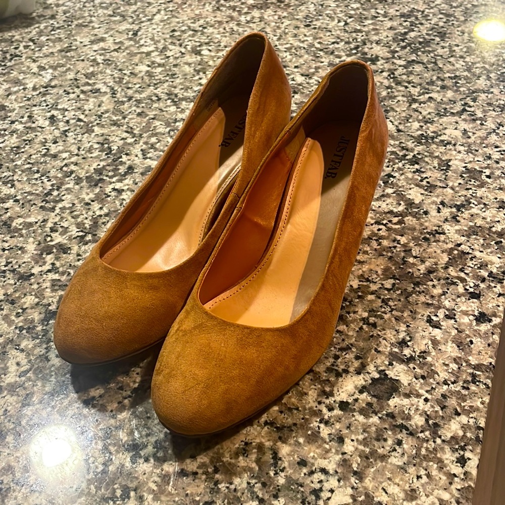 Tan Block Heel Pump
